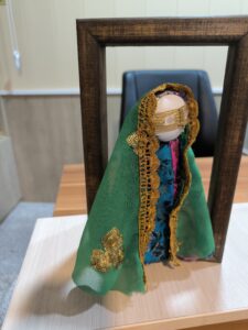 عروسک دختولوک